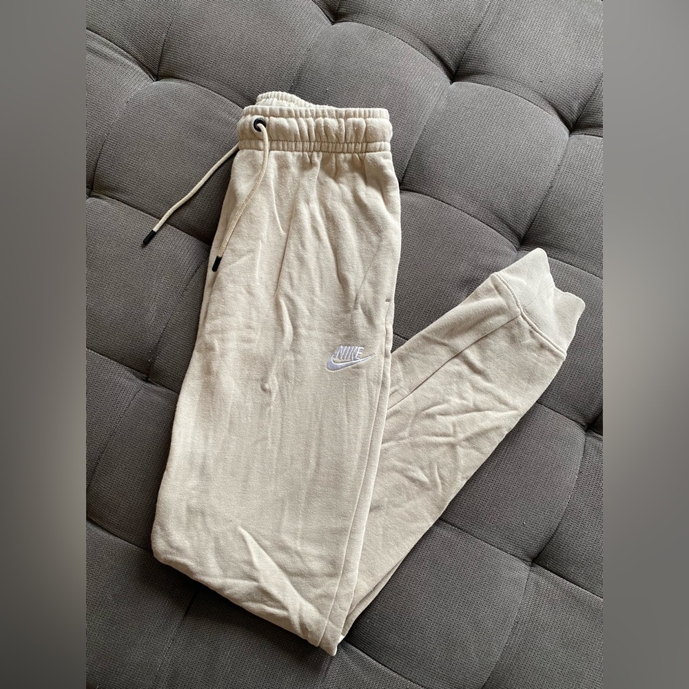 | NIKE | Sweatpants